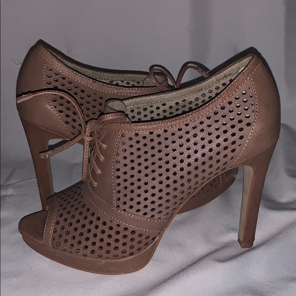 Vince camuto nude heels size 7 1/2 - Picture 3 of 5
